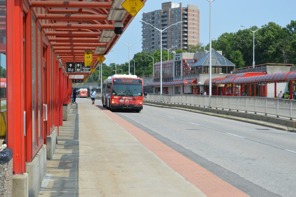 台中公車事故引發關注 巨業交通面臨重大挑戰